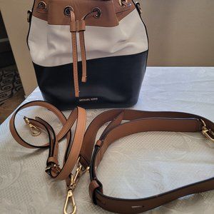 Michael Kors Jules Multi Color Leather Drawstring Handbag Purse